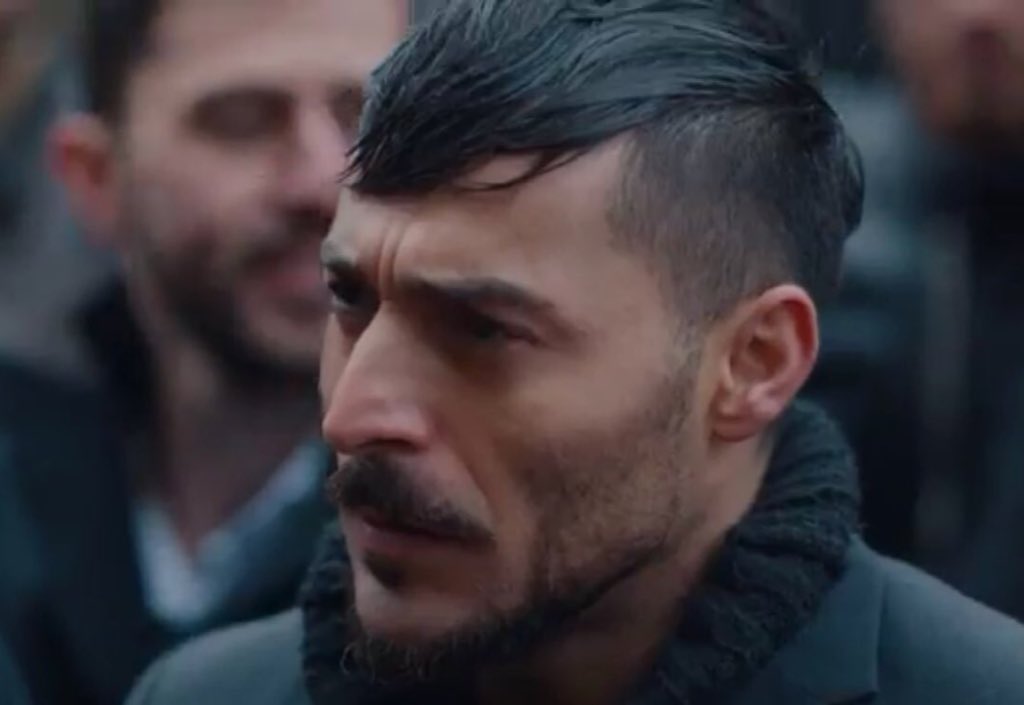 justcokolo's tweet photo. @cukurdizi @Aras_B_iynemli @dilandeniiz @KesalErcan @perihan_savas @erkankeka @RizaKocaoglu @burak_sergen @DuymazAlperen @kubilayakaa @nineteen0seven @nebilsayin @ayyapim @ShowTV Ben? https://t.co/FHpwtm6kGu