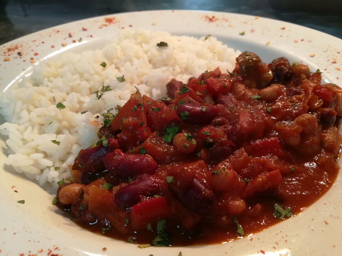 WhiteHorseDover's tweet photo. #Vegan #ThreeBeanChilli on tonight's menu as an additional special @destdover @VisitKent @VisitDover @VisitEngland @fabveggievegan @vegan @vegancook101 @findingvegan @kentveganfest #Dover https://t.co/MEl2dhe3Yz
