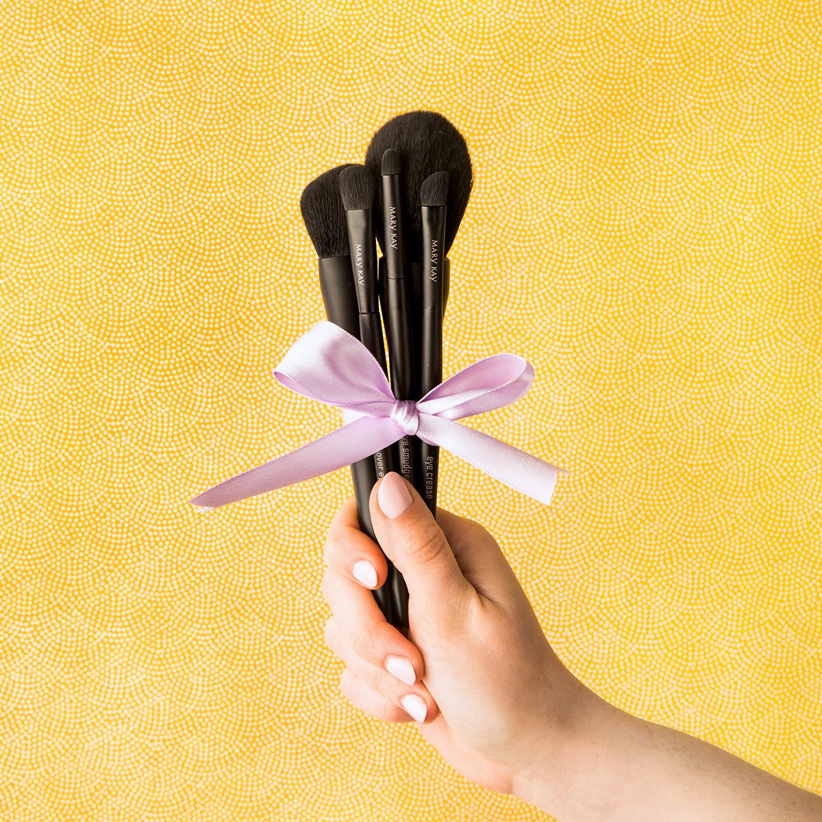 Even better than a bouquet! 💐 Have you tried our new brush set yet? #MaryKay bit.ly/2u2ACSn