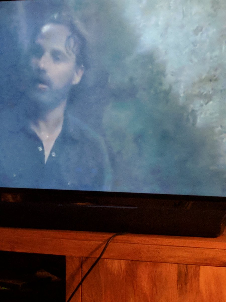 jonivaladares's tweet photo. What the hell is behind Rick!  Sure there is a man behind him!!!! #twd #thewalkingdeadUK #s8ep12 https://t.co/SvxqA4Mw3p