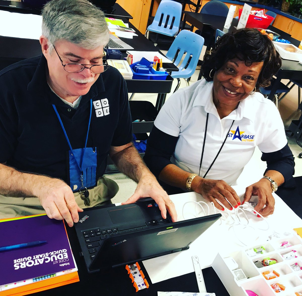 JorgeDoesPBL's tweet image. #Coding &amp;amp; #ComputationalThinking Workshop Using @littleBits #CodeKit #CS4All #LifelongLearningDefined #JorgeDoesPBL #LLE2018 #STEM-@-#Starbase