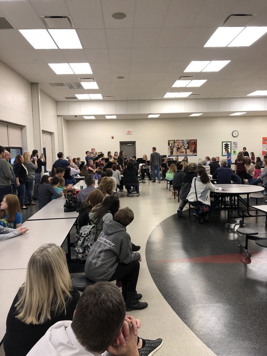 OMSHawks1's tweet photo. Night of the Performing Arts at OMS. https://t.co/TKHT6DJ0lD
