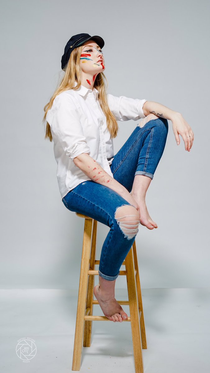 MarymountPIM's tweet photo. Where does model Lydia find her inspiration? Watch her #modelmusemonday video live on our Facebook page to find out ✨🖌#PIM2018 #perspective #portfolioinmotion
⬇️ check out Lydia's video below! https://t.co/e5pnzgNV8o https://t.co/isVC1EVdqh