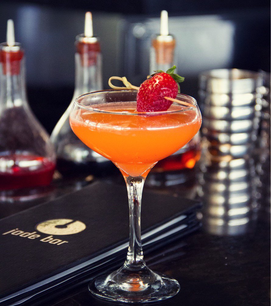 sanctuaryaz's tweet photo. From Bees Knees to Daiquiris - learn how to make the perfect sour at Mixology 101 this Saturday #JadeBar https://t.co/x8AWvaFdR9