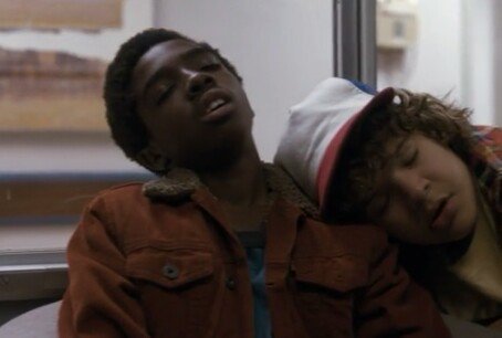 Eu esperando sair alguma notícia relevante sobre a 3ª temporada de Stranger Things.