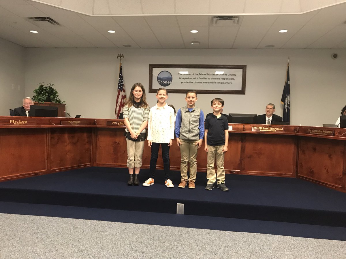 OconeeSC_school's tweet photo. Great job by the student from Keowee Elementary teaching us about their STEAM program! https://t.co/vFU7dggFHX