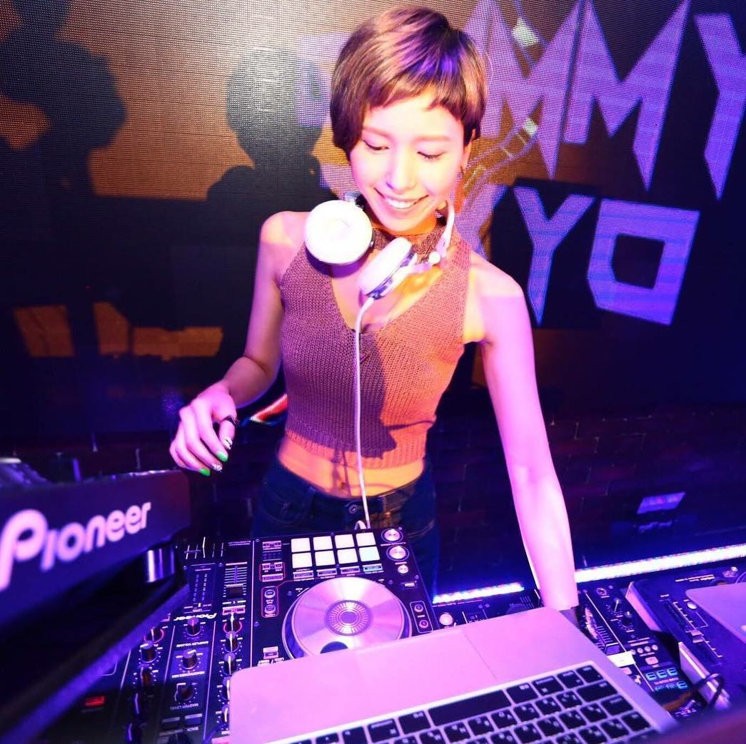 Goddess_Tokyo's tweet photo. こちらも #Goddess 初登場のDJ Jessica!

@grammy526 でもお馴染みですね！

HOUSEを中心に年代、ジャンルにとらわれない幅広い選曲。渋谷新宿を拠点に活動するフィメールDJ。

お楽しみに✨

#DJJessica #spring #パーティー #女性 #女性限定 #女子会 #インスタ女子 #新宿二丁目 #lesbians #girls https://t.co/p4Cuw3nlz6