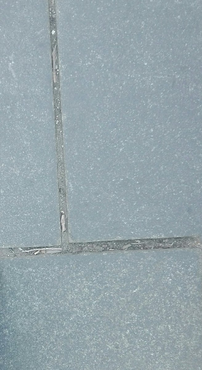 Alex_DaniAH's tweet photo. 1- Una recta
2- Un punto
3- Un triángulo
La geometría nos rodea 
#postalesdsdNY https://t.co/SB3av3Q71D