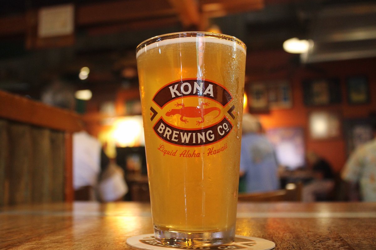 Kona Weiss🍺 The sourest beer in our lineup. 3.98% ABV, served with a special syrup chef Eric whipped up to compliment the tart flavor🍺 Light brew with an acidic bite. Happy Monday ‘ohana🤙🏽 #konabrewingco #konabrewpub #backyardbatch