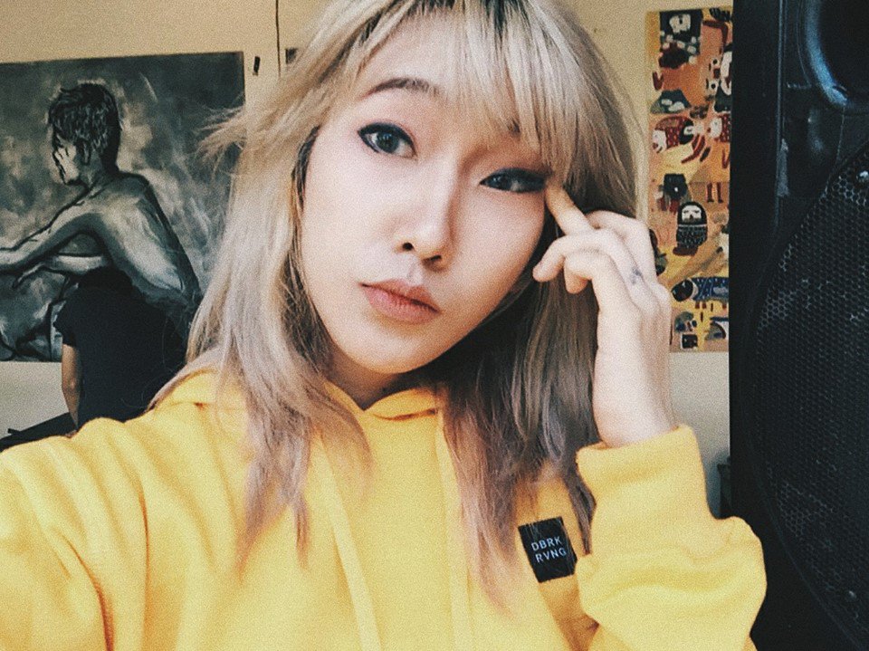 dbrk76's tweet photo. always ready for close up
- true Yellow cropie hoodie https://t.co/LY6BfVr85s