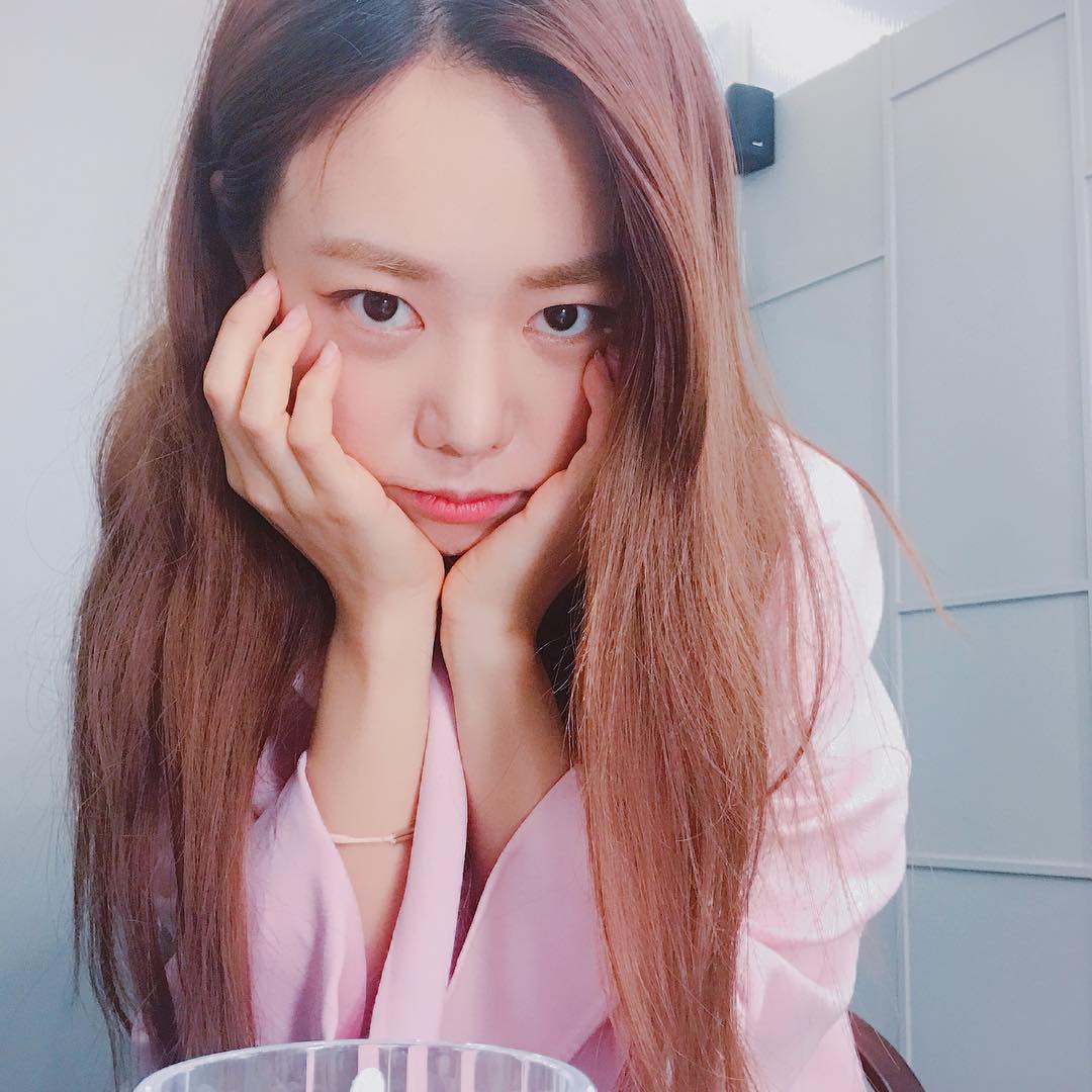 AllAboutApinkTH's tweet photo. [PHOTO] 180320 Namjoo (sarangdungy) Instagram Update
Happy #spring https://t.co/lfg2nLtzgJ