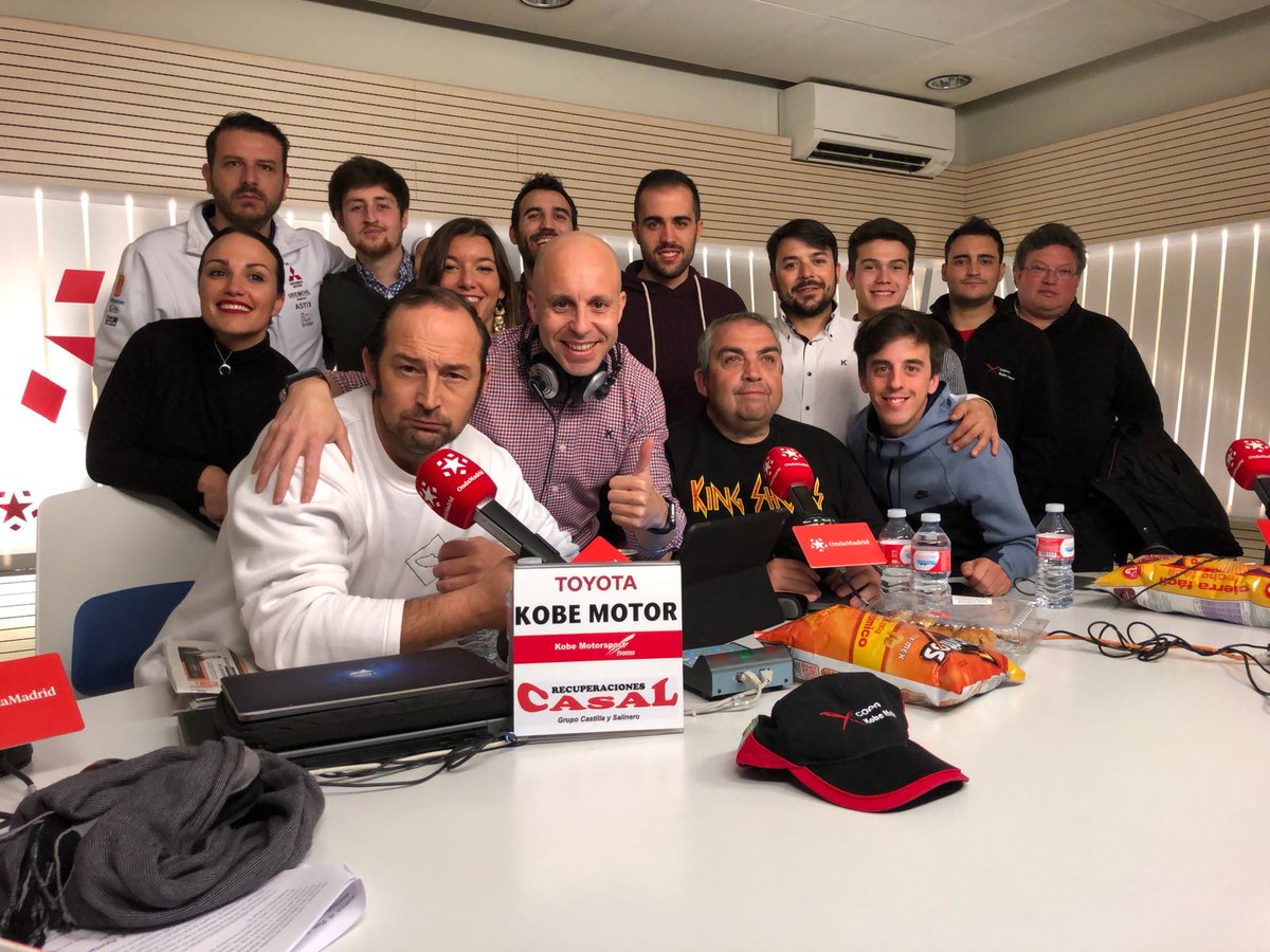 Pole_ondamadrid's tweet photo. El día empezó con P de Papá y acaba con P @Pole_ondamadrid con @F1_Juanma y todo #PoleTeam. La previa de:
@F1 en Australia 🏎️, 
El análisis del GP de Qatar 🏍️
Y mucho mucho MotorSport 🚙

📻🎙️101.3 y 106.0     
📺 Nos ves https://t.co/AUwJSJ2WCl …
📱  👀Te leemos #pole190 https://t.co/Uqinbpt1lJ