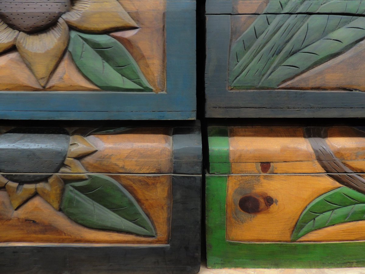 IndusDesignI's tweet image. Sunflower-inspired Chests #wood #wooden #chests #floral #sunflowers #oneofakind #unique #decor #homedecor #design #interiordesign #arizona #tempe #phoenix #shoplocal