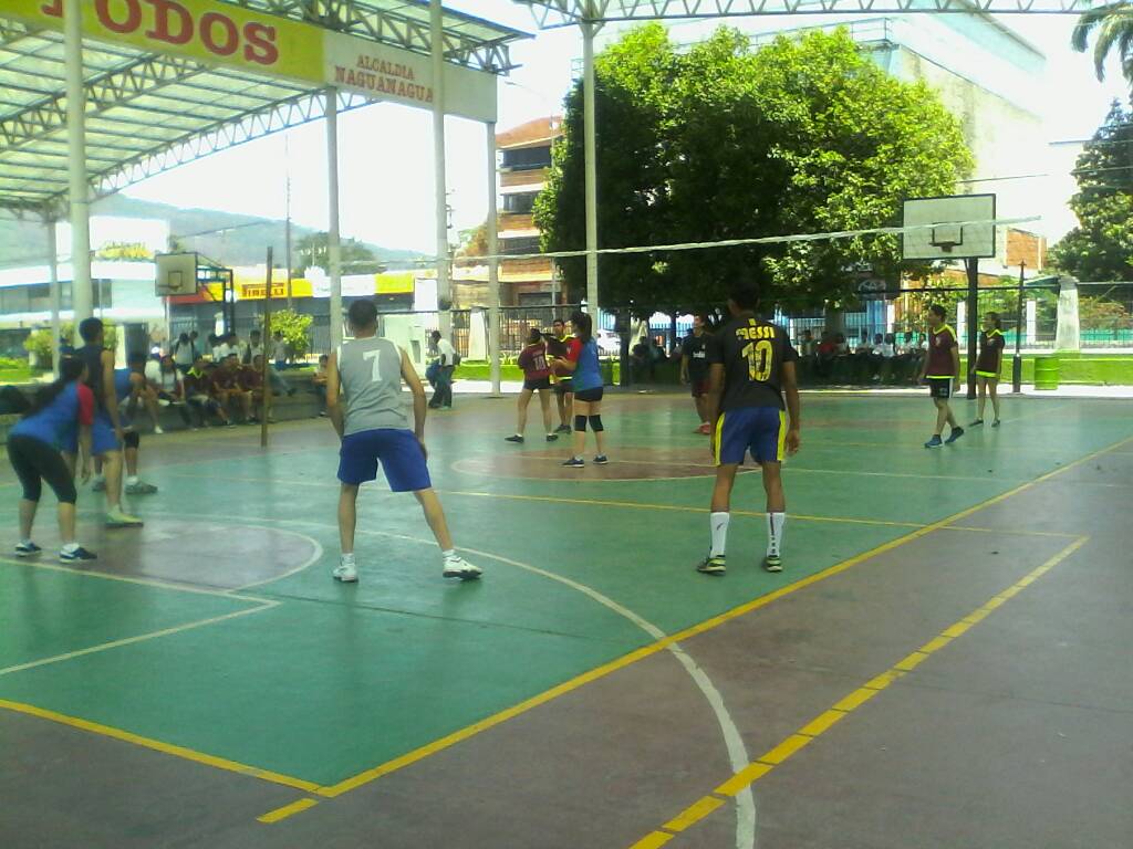 hazenstaub's tweet photo. GRACIAS! A los estudiantes por su participación en estos juegos, su esfuerzo se ve!!!, Agradezco a los entrenadores deportivos y a los coordinadores de extensión por dar su esfuerzo para el logro de la misión! https://t.co/5ngECAtpoA
