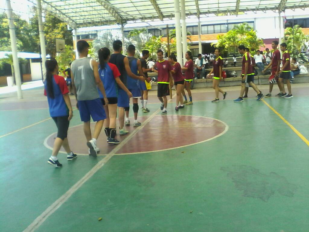 hazenstaub's tweet photo. GRACIAS! A los estudiantes por su participación en estos juegos, su esfuerzo se ve!!!, Agradezco a los entrenadores deportivos y a los coordinadores de extensión por dar su esfuerzo para el logro de la misión! https://t.co/5ngECAtpoA