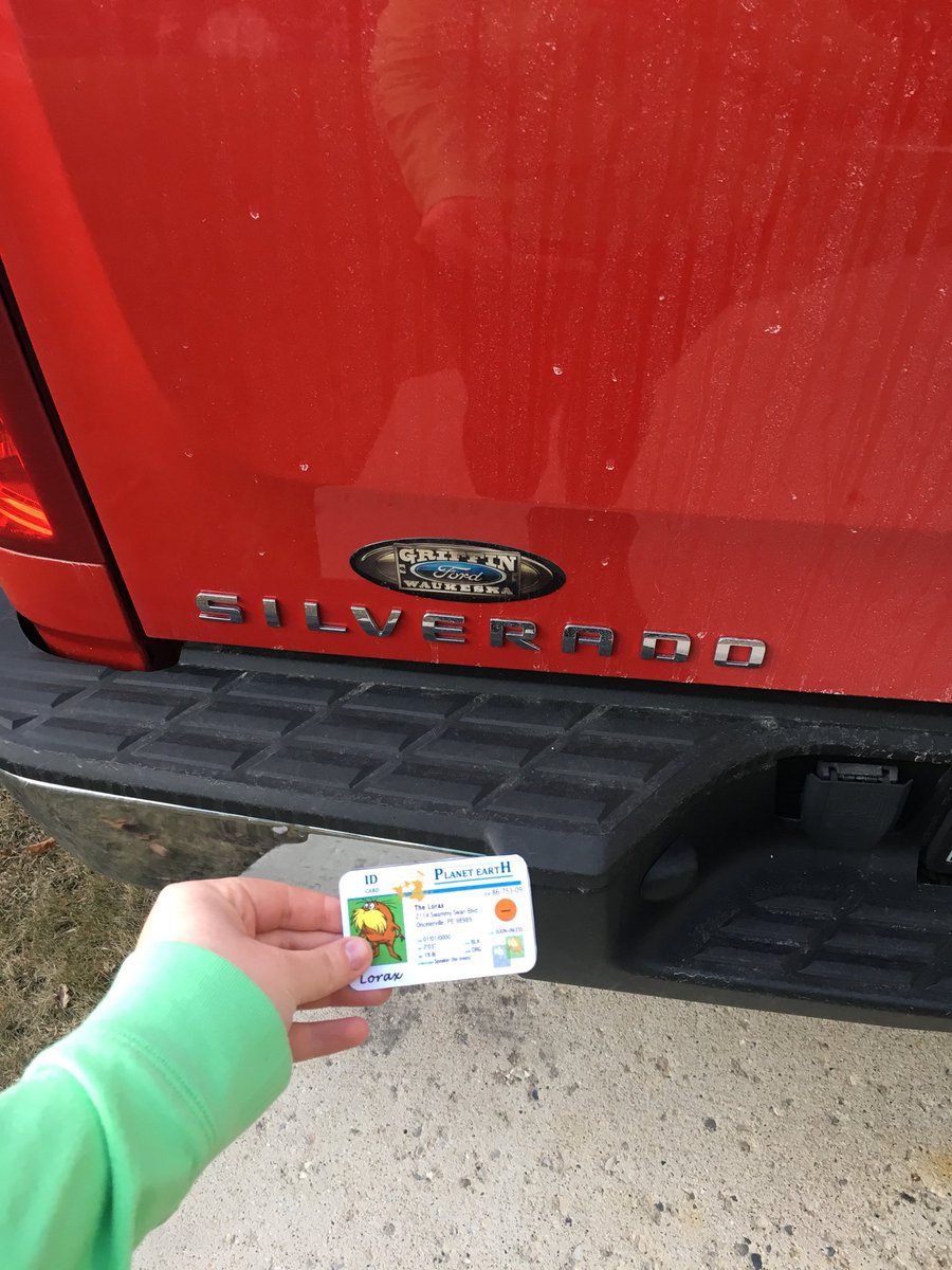 MS504844apes's tweet photo. My family’s #chevysilverado is able to use E85 gasoline which is made mostly of 🌽! When it comes out of the exhaust it is better for the enviro than regular gas! Too bad my dad doesn’t put it in that often! @franklinlorax #apesenergy https://t.co/WJ9YpzJ64e