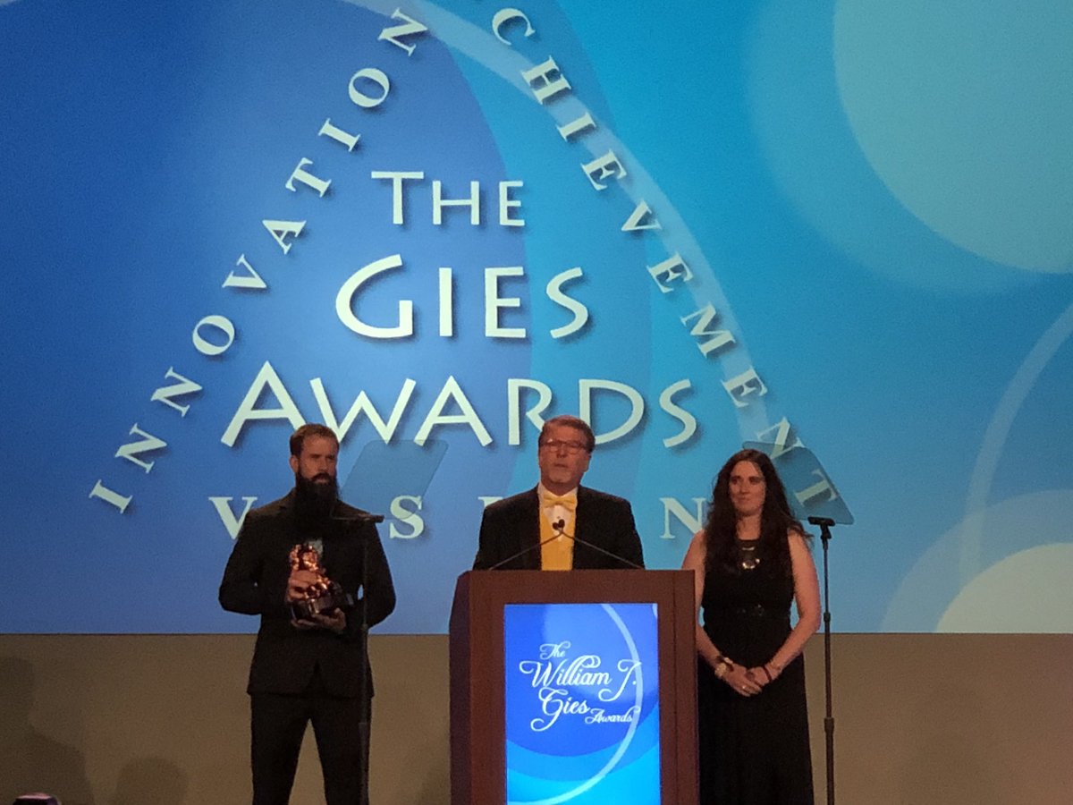 koates907's tweet photo. Gies Award for Vision Virginia Commnwealth University  School of Dentistry/Virginia Dental Association Foundation #ADEA2018 #GiesAward  #ADEAGies https://t.co/gwCpi0dMfE