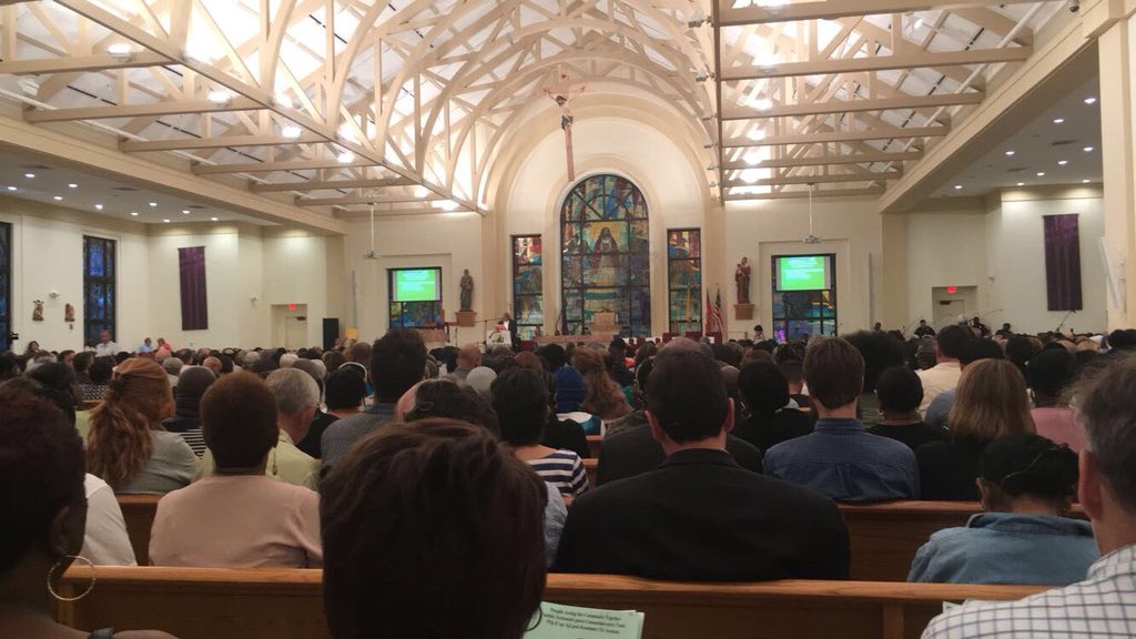 SavvyGabs's tweet image. Packed PACT meeting tonight. #letjusticeroll #pactmiami #pactforjustice