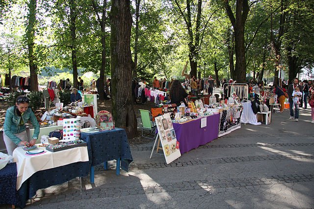 liveatthenclave's tweet photo. This weekend is the perfect time to check out all that the flea market has to offer! We're sure you'll find something you love!
https://t.co/ab7EcFXZTZ https://t.co/Gp3fQGQTt6