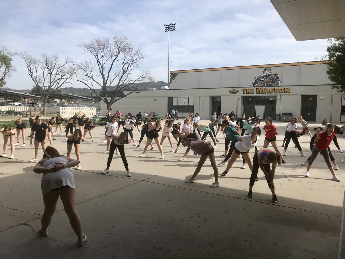 Almost 70 Highlanders in the house for Cheer Tryouts!! #swordsup #royalstrong #highlandernation ⚔️👑 @AthleticsRoyal @TheRoyalHS