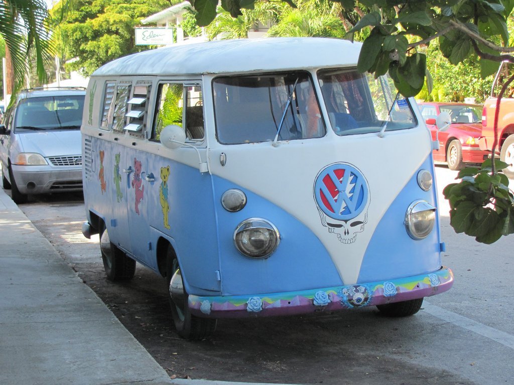 deadandcompany's tweet photo. The bus came by and I got on, that's when it all began. ☀️💀🌹

See you all on the Summer Tour! Tickets at https://t.co/7A1PUkZX25 https://t.co/qU5PqctODr