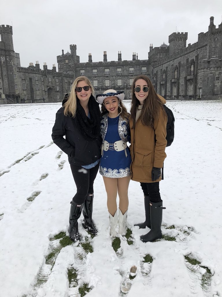 KrystalDaoud's tweet photo. blessed for every moment I spent with these girls #goodbyeireland 🇮🇪❤️ https://t.co/mTT7BFjf4T