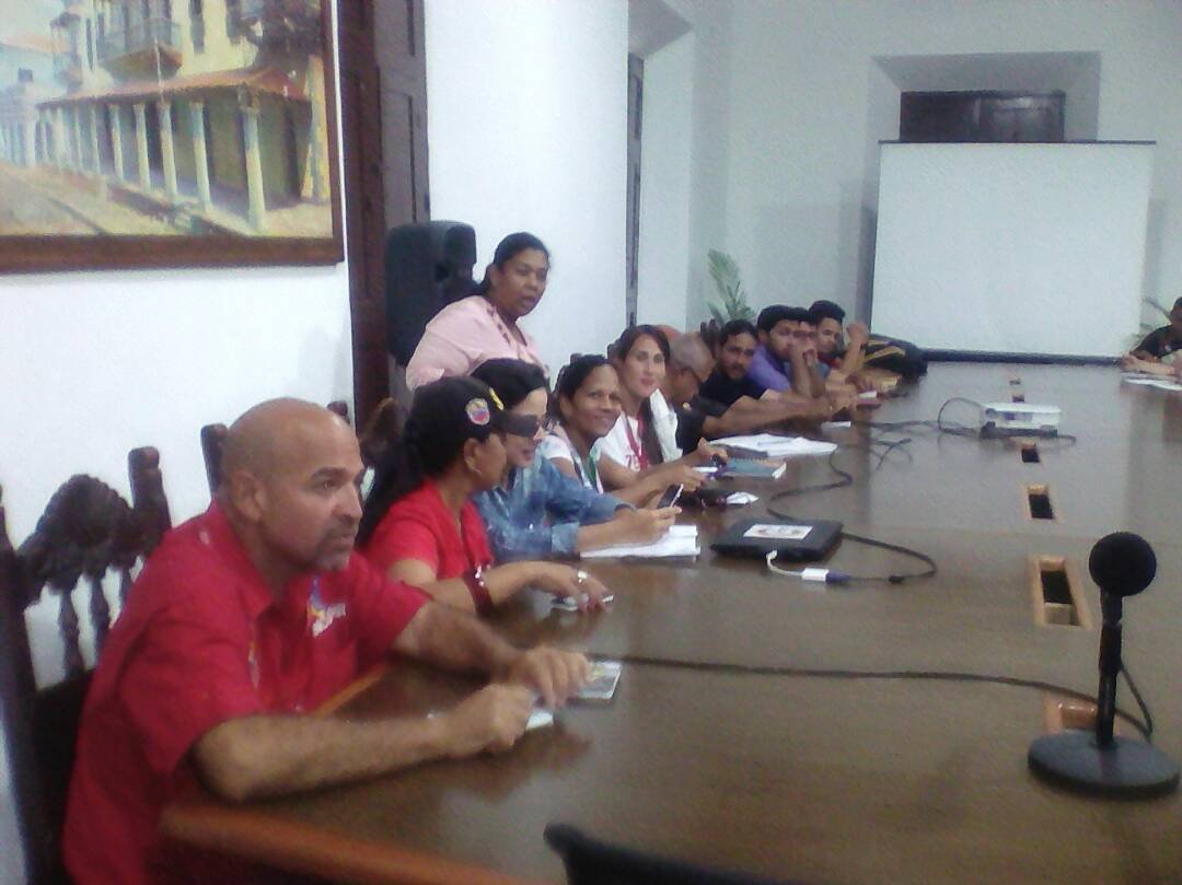 JPSUVCarlosSoublette (@jpsuvcsoublette) on Twitter photo La Juventud presente, en la reunión de la Mesa del Buen Vivir, con la presencia de nuestro Alcalde <a href="/JalejandroTeran/">José Alejandro Terán</a> y el enlace Estatal @juanlayavargas.
Y la compañero enlace de la parroquia Carlos Soublette siempre consecuente en el trabajo .#JuntosPodemosMas <a href="/NicolasMaduro/">Nicolás Maduro</a> La Juventud presente, en la reunión de la Mesa del Buen Vivir, con la presencia de nuestro Alcalde <a href="/JalejandroTeran/">José Alejandro Terán</a> y el enlace Estatal @juanlayavargas.
Y la compañero enlace de la parroquia Carlos Soublette siempre consecuente en el trabajo .#JuntosPodemosMas <a href="/NicolasMaduro/">Nicolás Maduro</a>