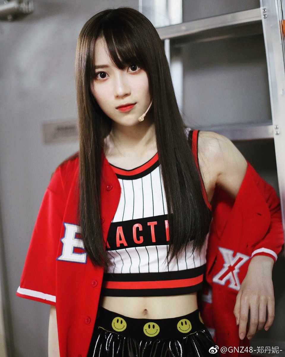 Zheng DanNi of #GNZ48 Team NIII (#SNH48 6th generation)