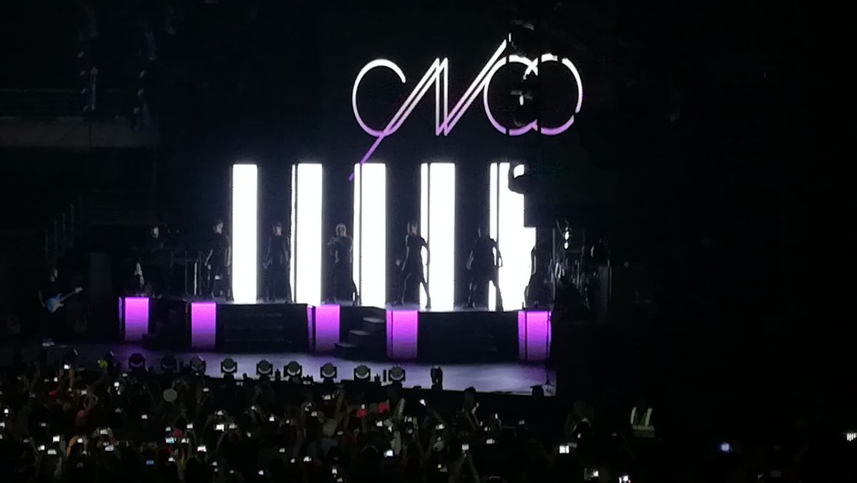 catalinabelenl3's tweet photo. #MemoriesMAT ese momento que empezaba una noche inolvidable :') ❤😭 https://t.co/iLcYrZDAsp