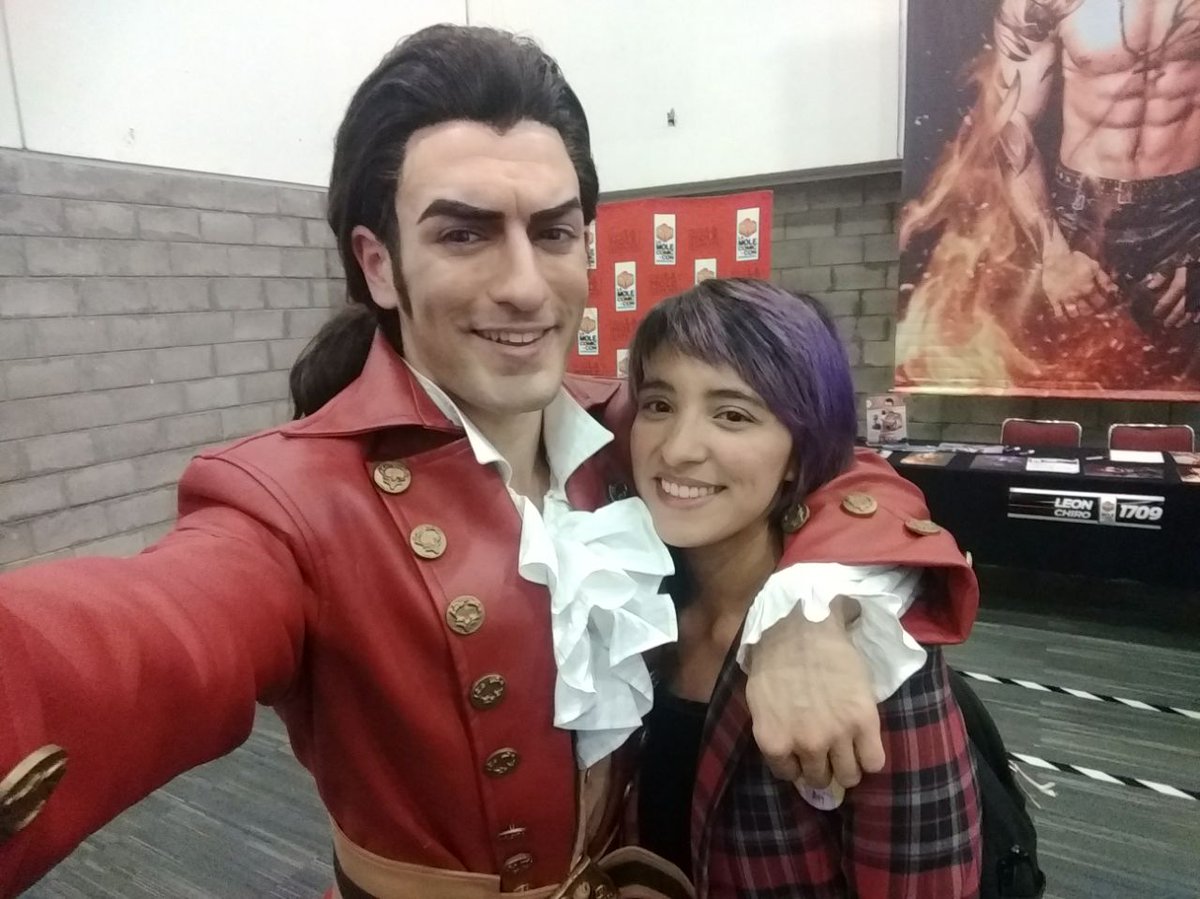 ____Haineko's tweet photo. @Leon_Chiro you're so beautiful, kind & awesome! ✨ really a great person & an amazing cosplayer 😭
I'm glad that I could met you
Thanks for the special moment! I love u so much! ✨💜✨💚✨💜
˗ˏˋ No one's as incredible as Gaston! ˎˊ˗
#LaMoleComicon 🇲🇽 https://t.co/qgUqAcm0e5
