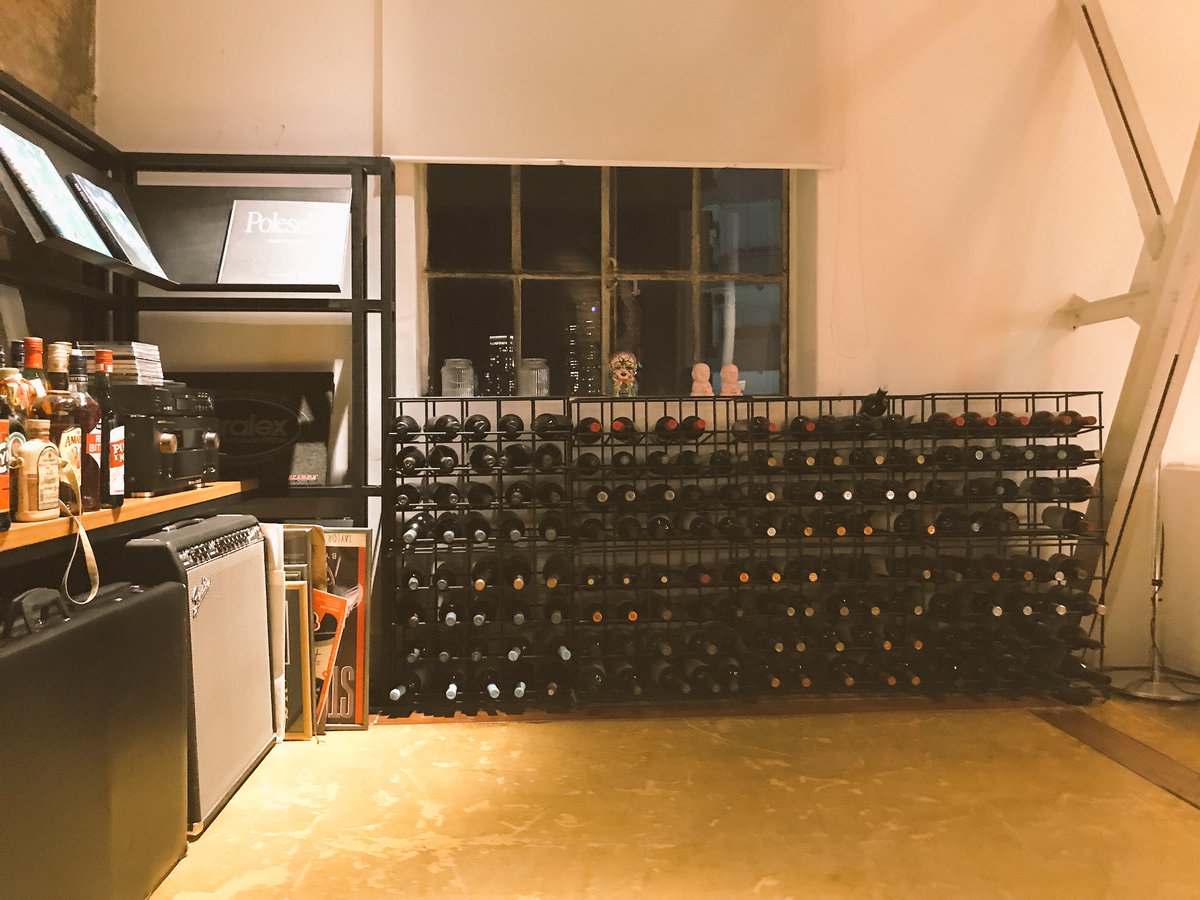 joefernandezok's tweet photo. @alelahitte Van a pensar que tengo problemitas ... no es una #CavaCuevera ... es un #LoftCava con un tipo que vive encerrado entre botellas ππͺοΏ½οΏ½οΏ½οΏ½π€ https://t.co/lr3dh6mZei