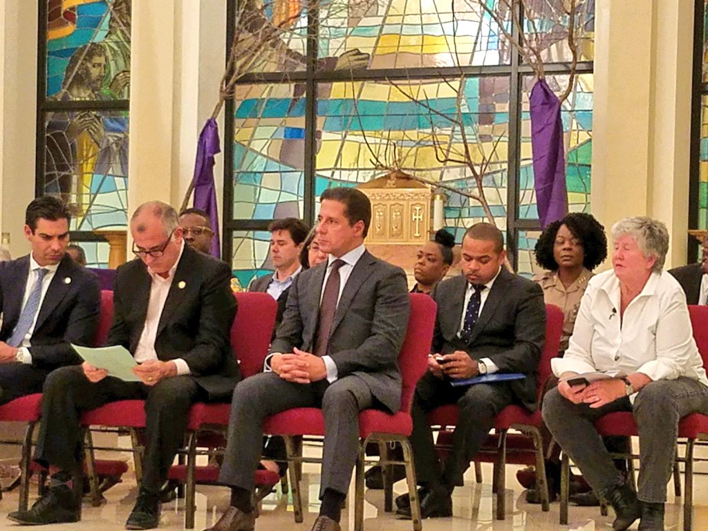 LAUSDSup's tweet image. Community members attend the 2018 #PACTMiami Nehemiah Action Assembly to discuss important educational issues. Tonight, I shared @MDCPS’ latest school discipline efforts and the different initiatives our District has implemented to combat gun violence inside &amp;amp; outside schools.