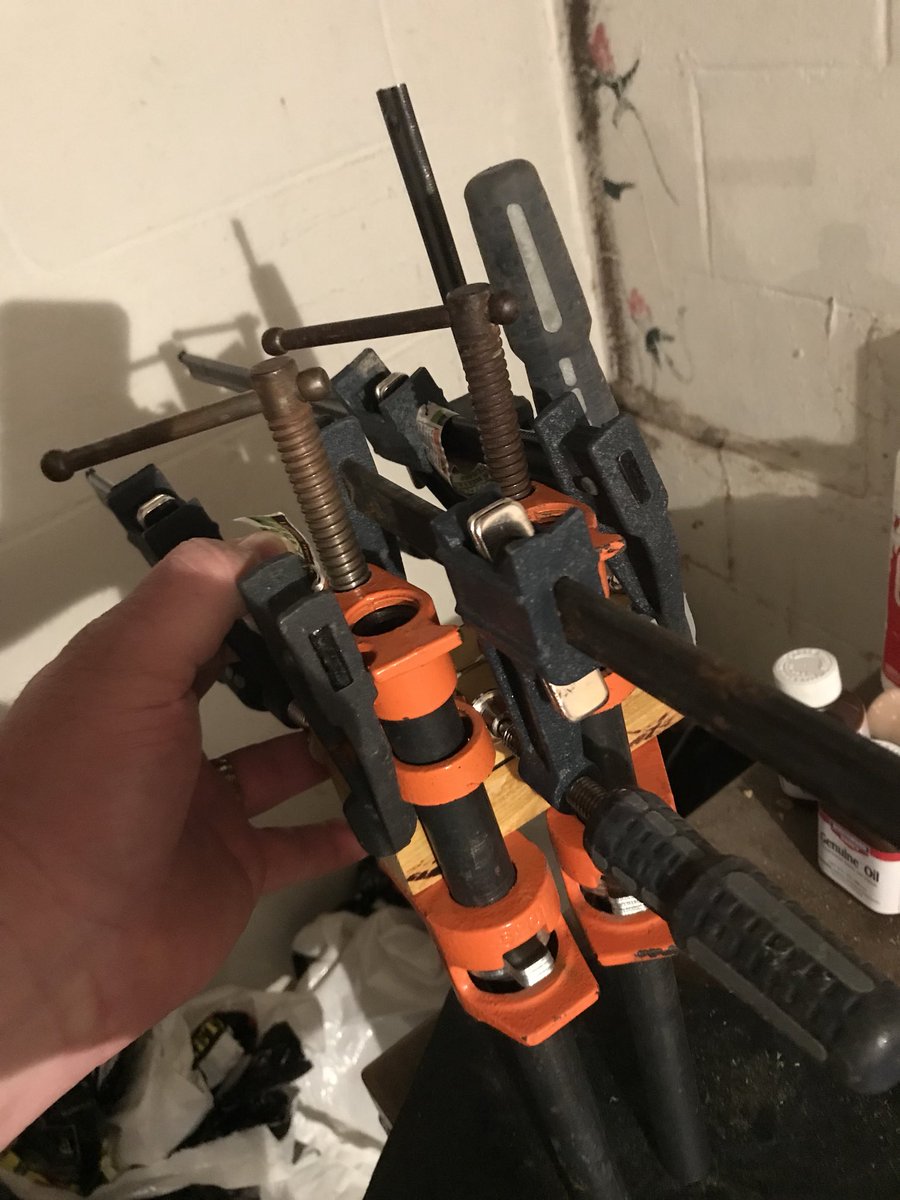 rondavis_calls's tweet image. 8 ounces of wood 32 pounds of clamps.  Laminating is not easy. #callmaking #duckhunting #goosecalls #duckcalls #woodworking #waterfowling #nevertoprettytohunt.