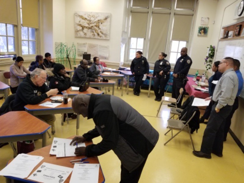 NYPD42Pct's tweet photo. Thank You to the staff of Morris High School for hosting a parent workshop to discuss topics such as: cyber bullying, domestic violence, body worn cameras and community safety. #brigingthegap. https://t.co/x3JSisxSGT