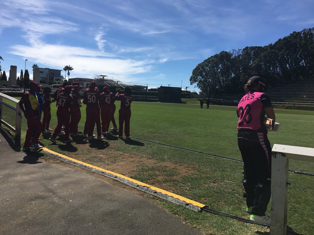 WHITE_FERNS's tweet photo. Underway at Pukekura Park for the 3rd T20I - WHITE FERNS 24-0 in the 3rd over after being asked to bat first. 📽 https://t.co/9Wew0PaGxF🎥 #NZvWI https://t.co/au7VwIxPn0