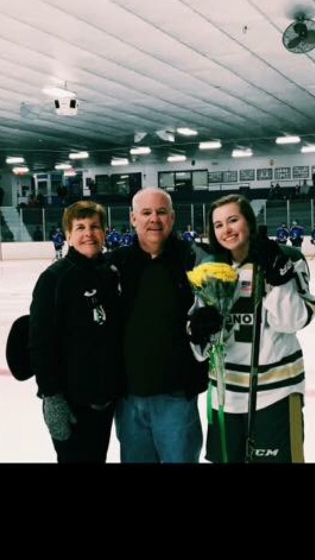 matignon_hockey's tweet photo. The Matignon Girls Hockey program would like to extend our heartfelt condolences to the family of Susan Morrison the Mom of 2017 Grad and Hockey Captain Meghan Morrison @megmorrison15 @MatignonSports @MatignonHS https://t.co/XmL2TAHUg0