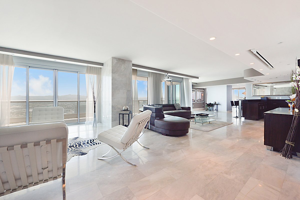 ajpvegas's tweet photo. Residences available at Turnberry Towers Las Vegas. Contact us for details.  #vegas https://t.co/sfEQDvriWe