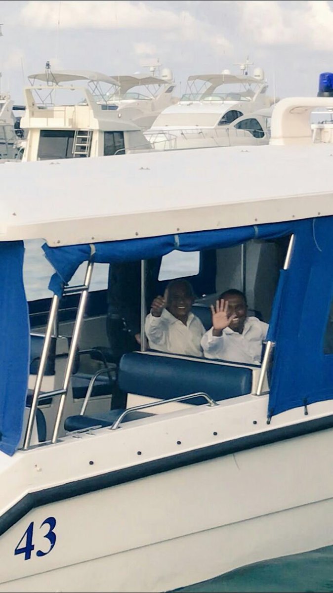 adduXfiles's tweet photo. Aharumenge PG leader @ibusolih adhi DPG leader @aliaazim thiyahen dhahkaahaa birakah nusiheyne. Everin abadhuves thibeynee gadhakoh!
#FreeIbuSolih
#FreeAliAzim https://t.co/pYq9hFEixY