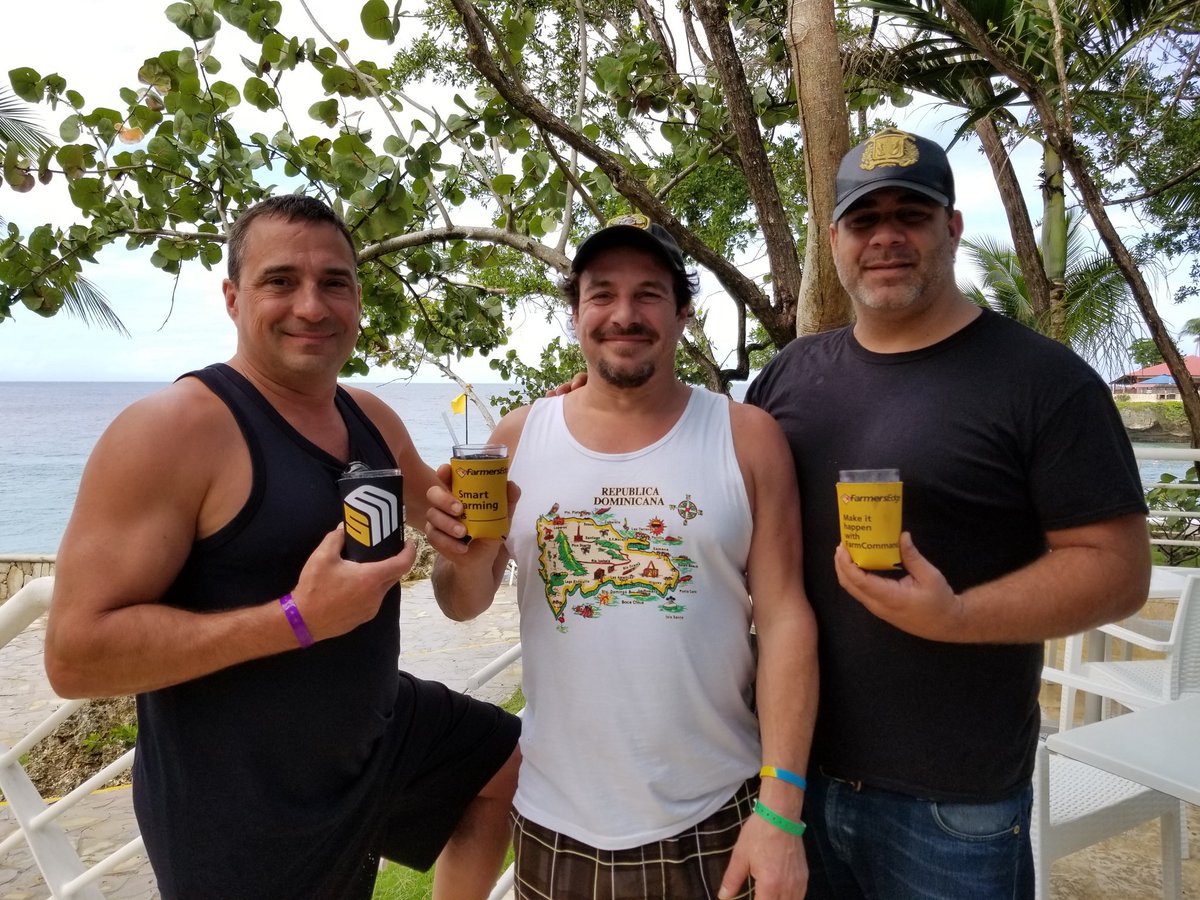 ROTOMUDSCRAPERS's tweet image. #SmartFarmingIs learning from two other farmers from around the globe while in the Dominican. @farmers_edge @FE_TaraS  @SeedMasterMfg @sf28430 oo
#nicecozies.