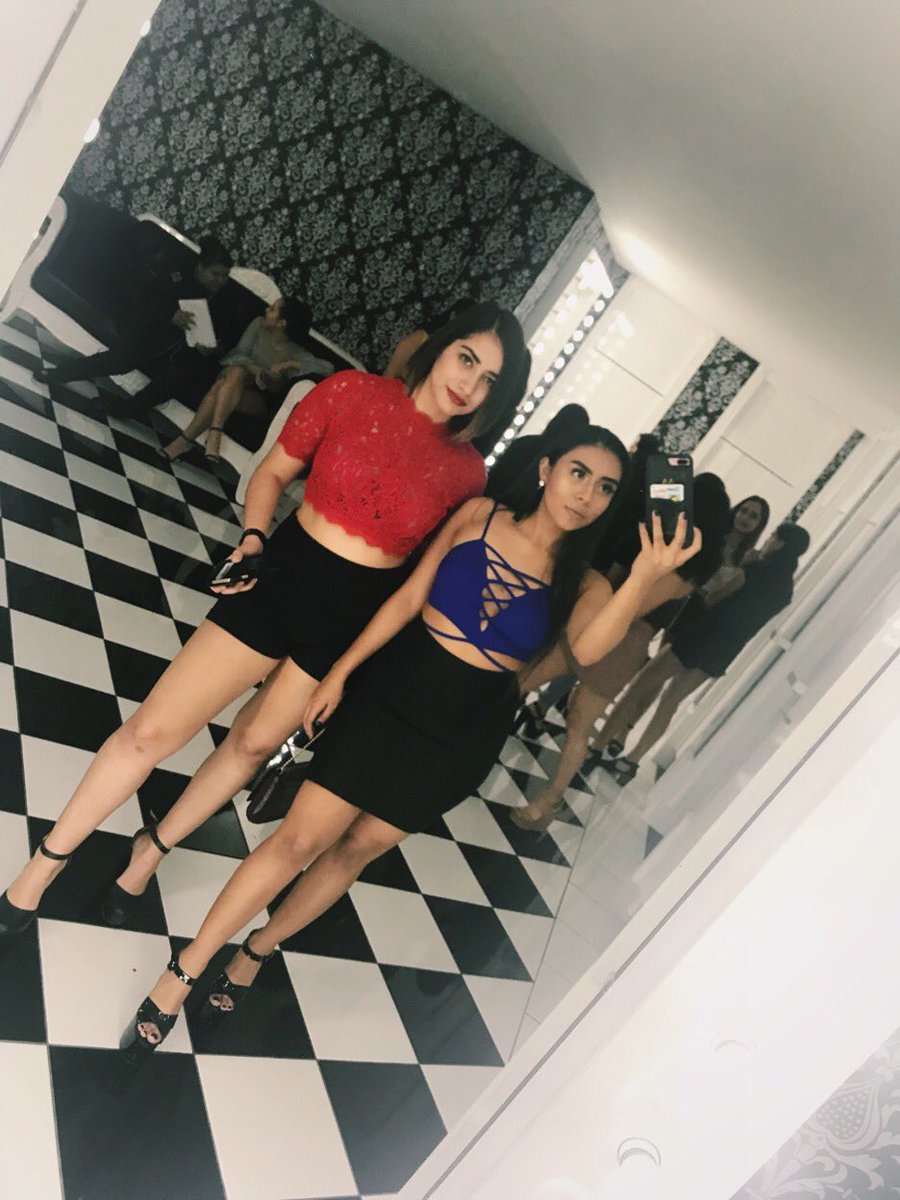 aprildowked's tweet photo. Tuve la mejor semana de mi vidaaaa con las mejores personas neta!!❣️ #gldj #cdmx #sb2018 https://t.co/qRFqCk9Wr2