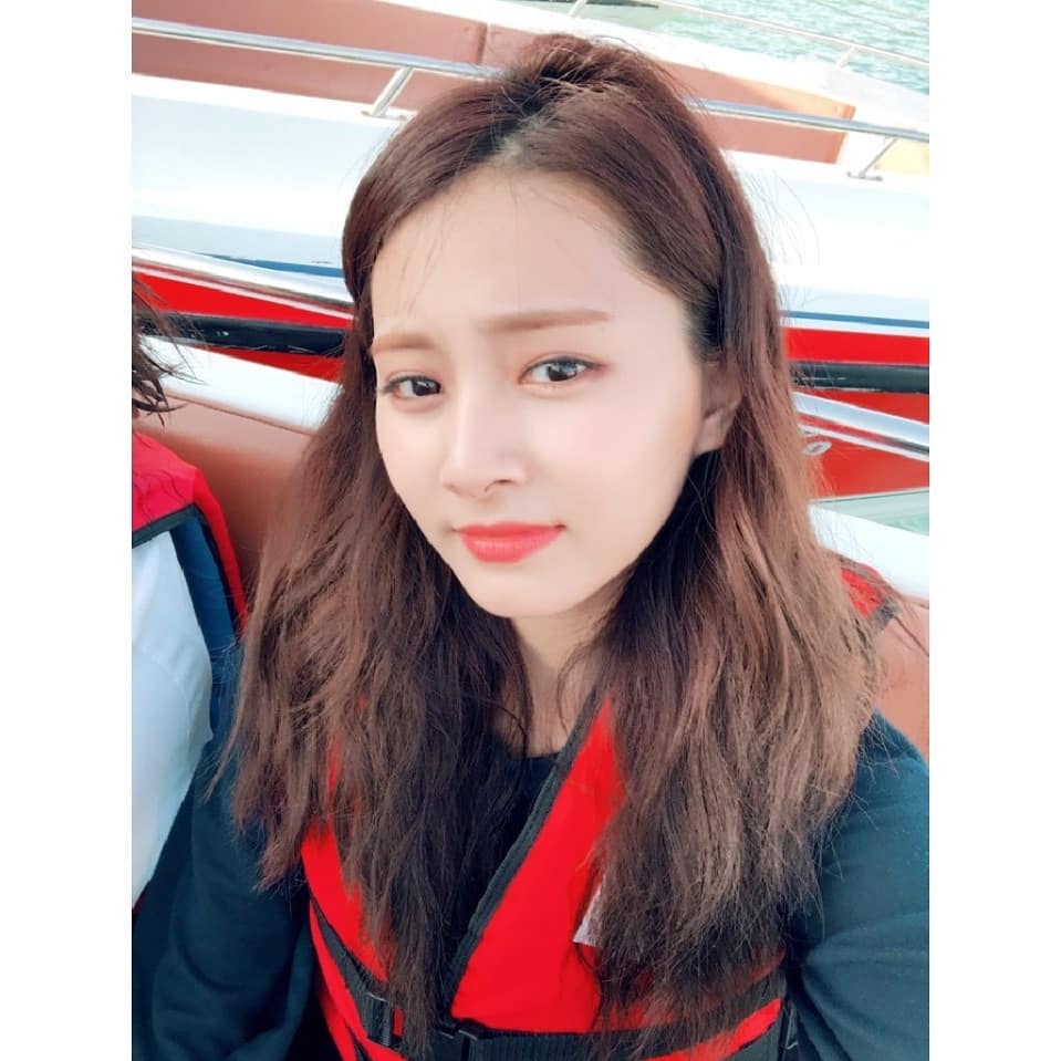 Tzuyu World Pic 1803 Tzuyu Twicetagram Update 1 T Co V92hvdtrna Tzuyu 쯔위 子瑜 ツウィ Twice 트와이스 T Co Nrr37fqtkp Twitter