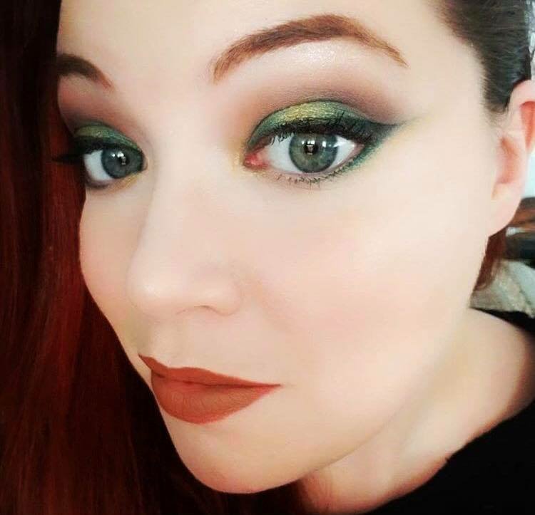 tikibetty's tweet photo. #WithOutMyGlasses you can actually see my damned eye makeup 

#foureyesproblems https://t.co/bC1bqxKeL3
