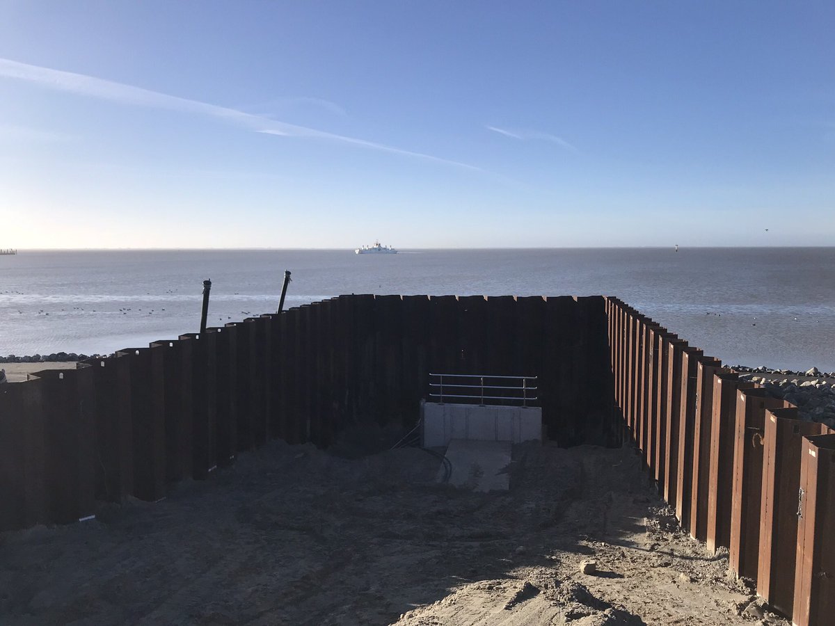 Laatste klussen bij duikers voor afbranden damwanden na 1 april. <a href="/dijkameland/">Dijk Ameland</a> <a href="/HerikSliedrecht/">Van den Herik</a> @JansmaDrachten.