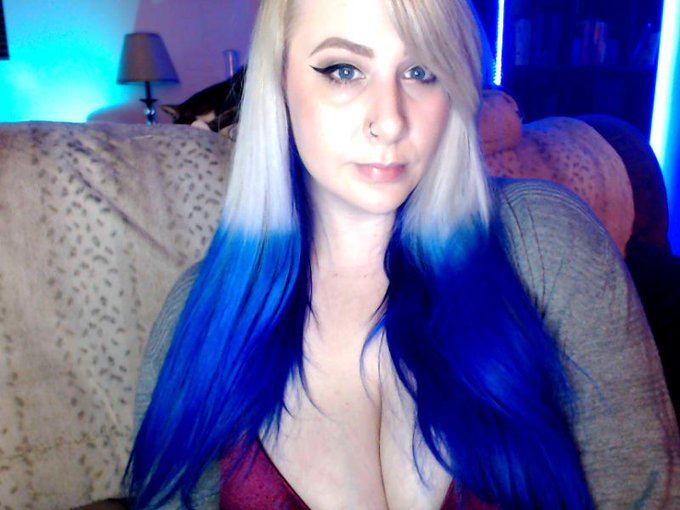 Missing this hair color right now! https://t.co/9S5tLeSMTf