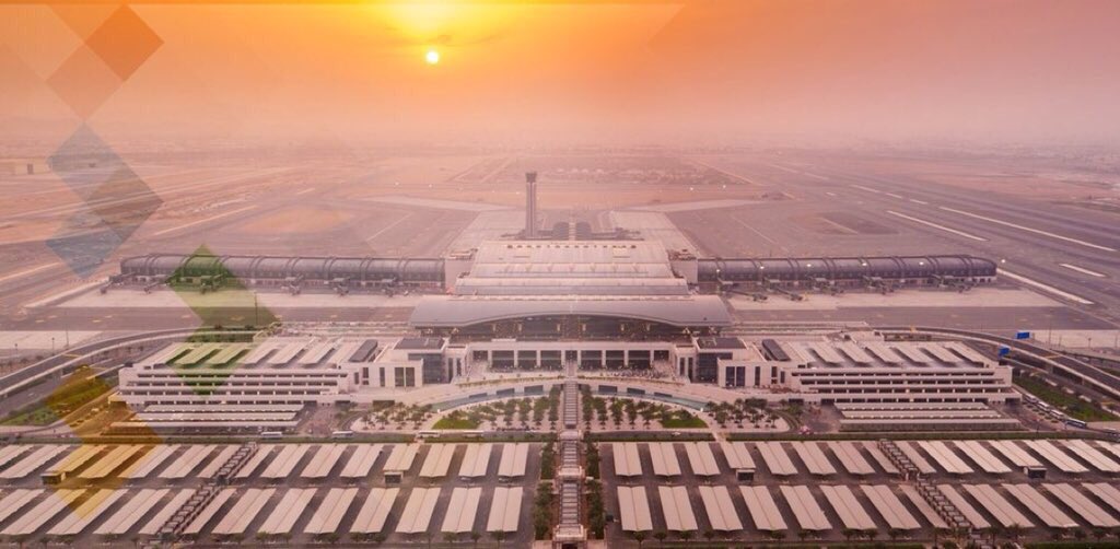 nashr_om's tweet photo. في #يوم_السعادة_العالمي مشروع جديد يضيء ربوع عُمان الحبيبة.
#مطار_مسقط_الدولي_الجديد https://t.co/6WWoRdJGSV