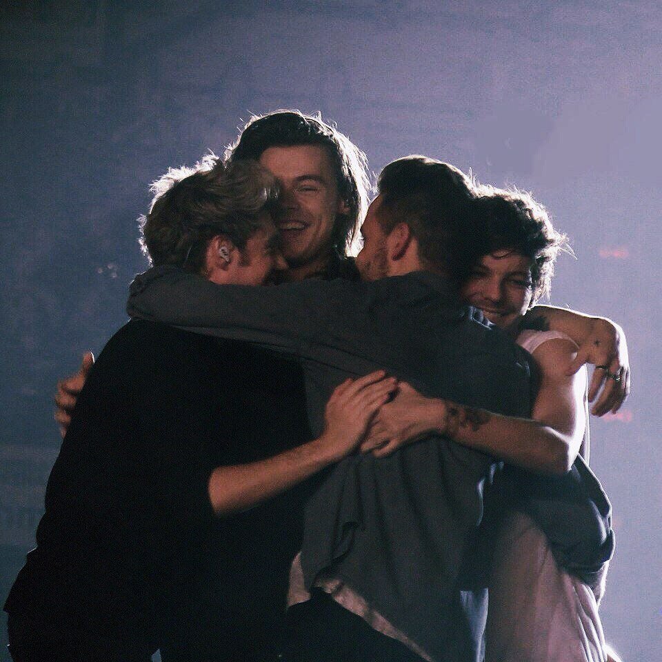 akuulibra's tweet photo. We want showing this is us in the NET #TIUonedirectionNETTV https://t.co/H0G5nG46Nr