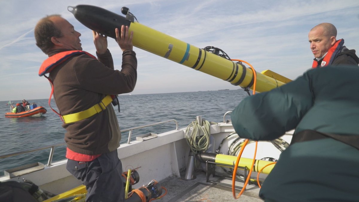 euronewsnext's tweet photo. Swarm robots, smart hydrophones and sonar signals set to open bold new ways in seafloor mapping, researchers say:  ahttp://www.euronews.com/2018/03/19/european-research-teams-find-new-ways-to-map-the-seafloor#Futuris #ResearchImpactEU @EUScienceInnov https://t.co/7HSXwbOpmW