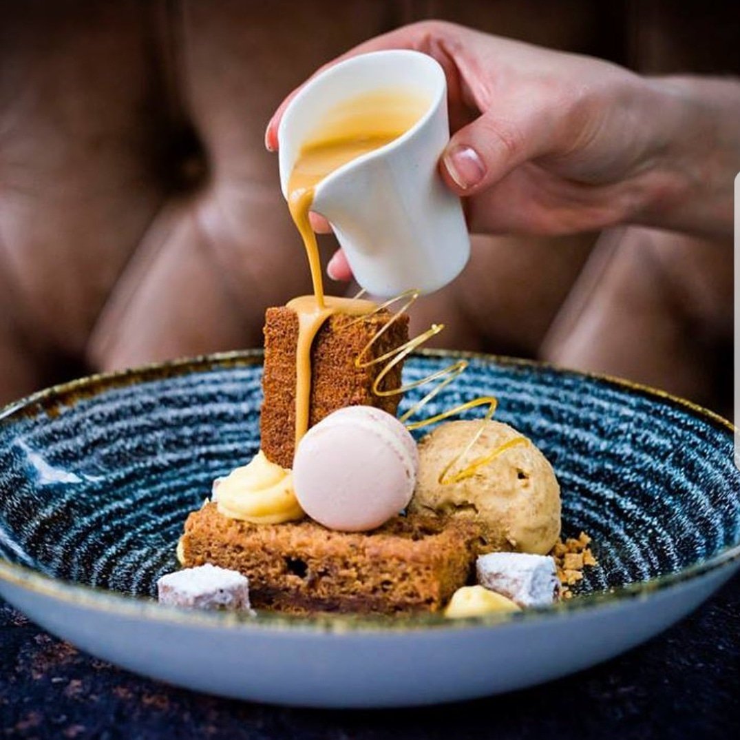 Dessert should be a feast for the eyes as well as the #soul. Something that makes you think of your favourite homemade #dessert growing up mixed with the finesse of a gastro-artist. We adore this dish by The Refectory. #cheflife #catering