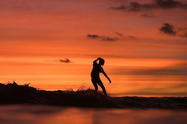 balisurfinfo's tweet photo. Photo 📷 @jordangodleyphoto -  Last nights delight out in front of @oldmansbali 👌🏻 - unfiltered goodness straight out of the camera 📷 ———————
#personaindonesia #wonderfulindonesia #gothere #livetravelchannel #tlpicks #insidertravel #iamtb #ourplanetdaily #canggu #oldmans … https://t.co/z6I3YHXBt9