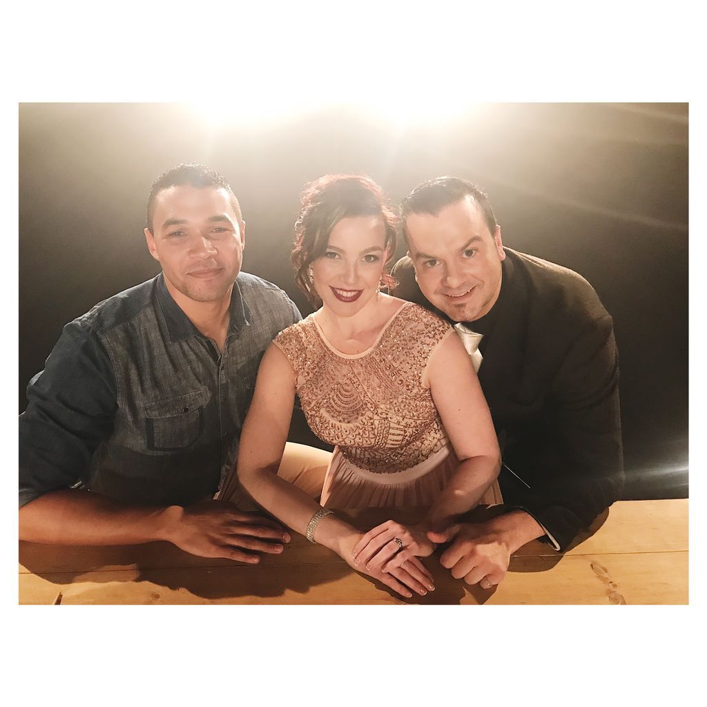 _dianig_'s tweet photo. SO lekker om díe briljante mens te ontmoet!! 🤩 Die REGTE @TherealVaughnL ons 3de beoordelaar d week ! Môre op @viatv om 17:00 #TrippeTrappeTone Ep 10! 💃🏻🕺 #viatv #btswithdee #dianigernandt #dancejudge #childstars @DStv @Quizzical_P @talent_etc @BrandonLeRiche @Biancalegrange https://t.co/5FDpgPFZgx